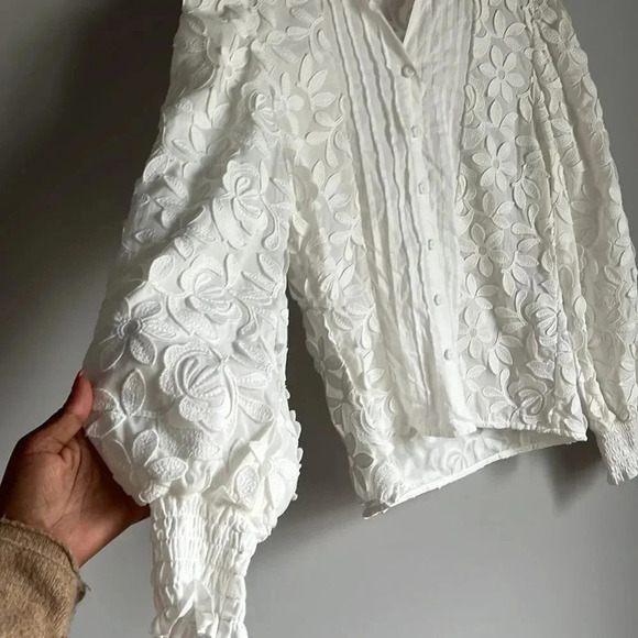 Waimari Magnolia Floral Button-Up Blouse - Picture 8 of 15